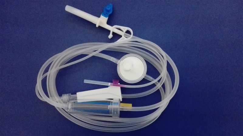 一次性使用精密過(guò)濾輸液器 帶針