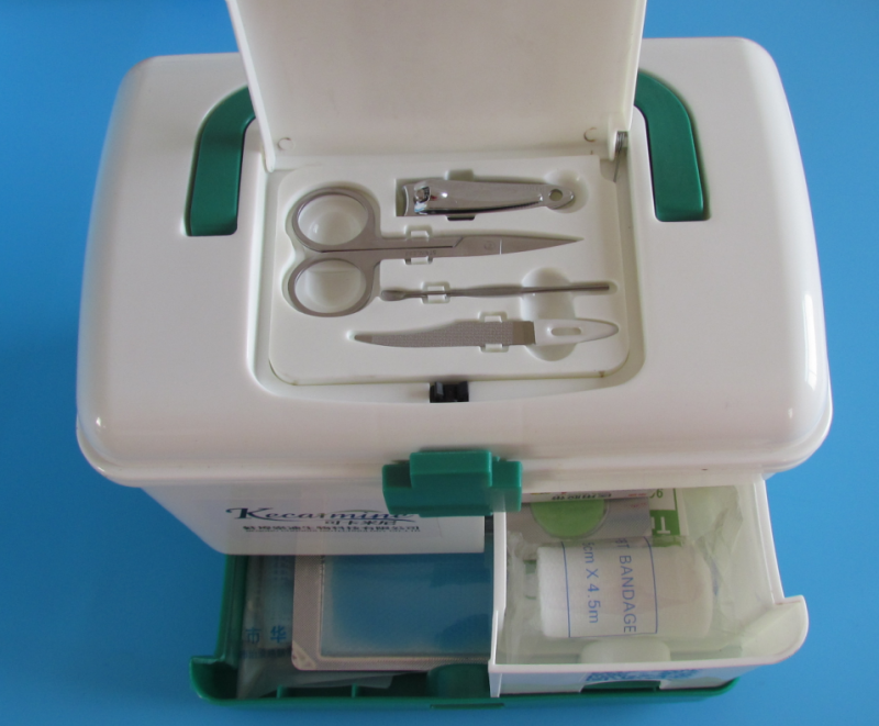 廠家直銷家庭急救箱/便攜式急救箱/車載傷口護(hù)理箱