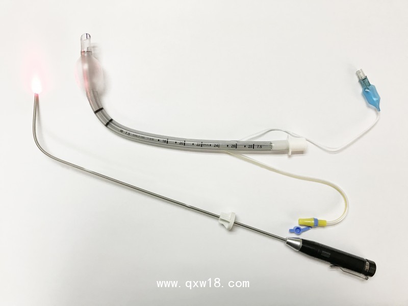 《麻醉重癥》光棒引導(dǎo)加強抽吸型氣管插管