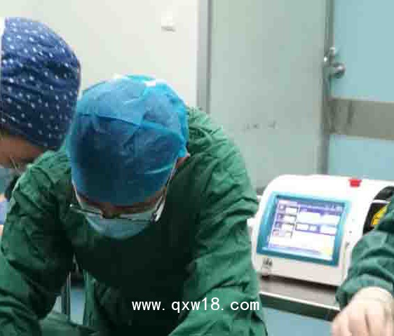 武漢博激廠家供應(yīng)980nm靜脈曲張半導(dǎo)體激光治療儀