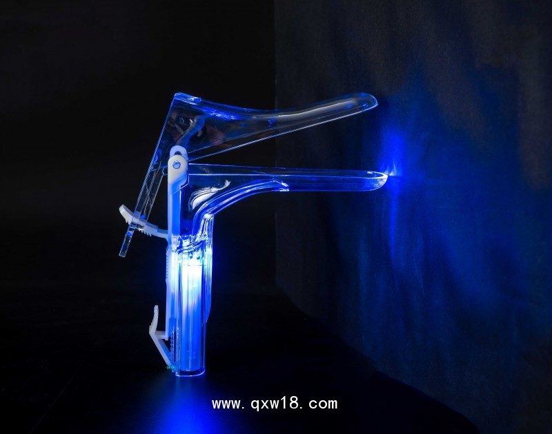 一次性使用無菌陰道擴(kuò)張器（帶光源)