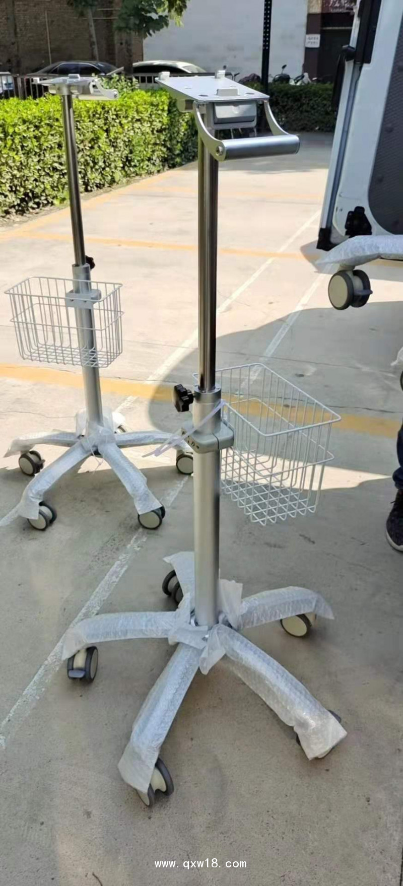 監(jiān)護儀臺車