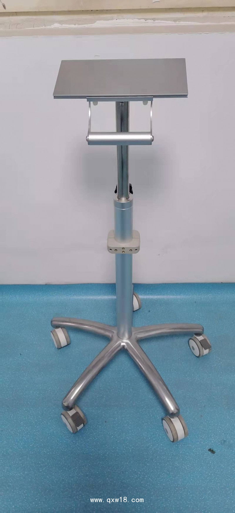 監(jiān)護儀臺車