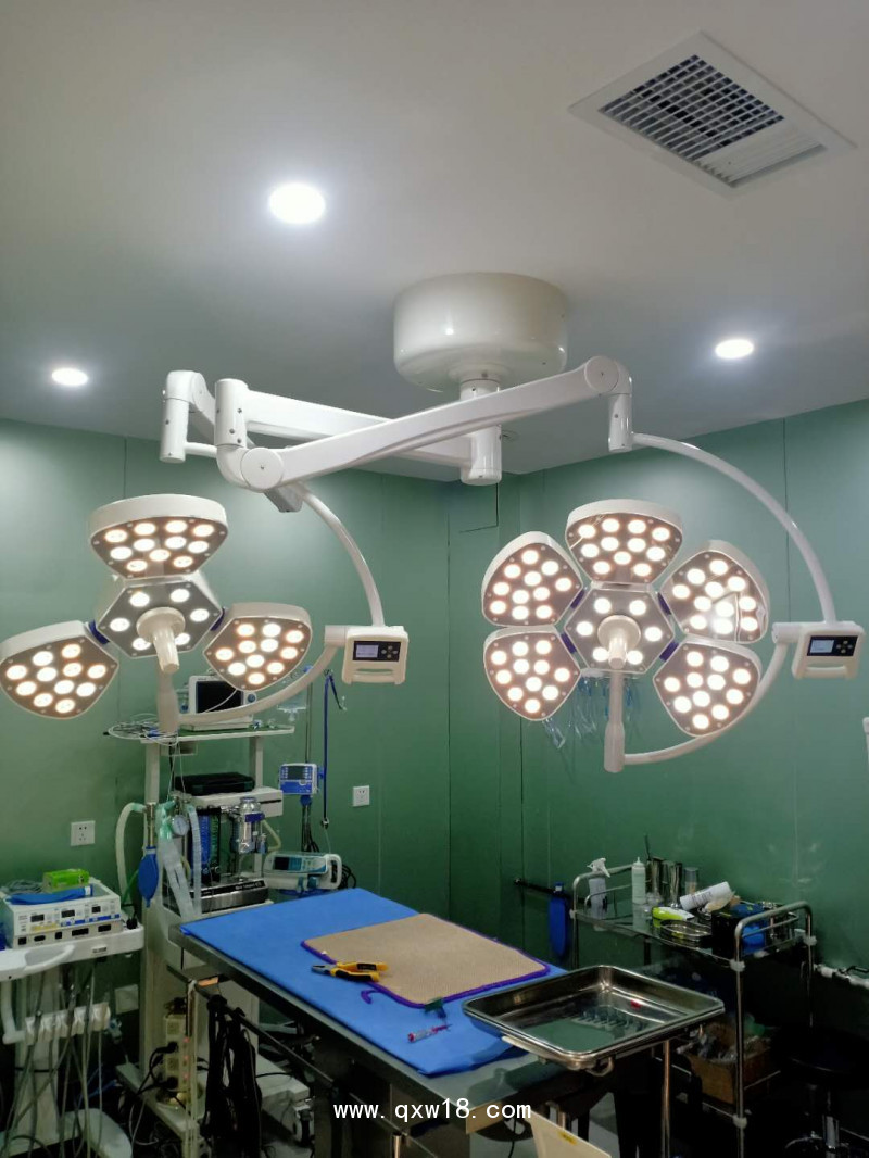 LED手術無影燈手術燈手術室吊式無影燈美容整形寵物醫(yī)用無影燈