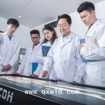 易創(chuàng) ECDH數(shù)字人體虛擬教學(xué)解剖臺一體機(jī)醫(yī)教觸控模擬設(shè)備