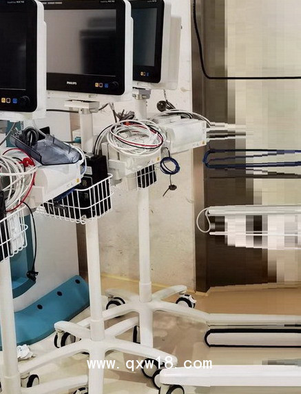監(jiān)護(hù)儀推車 -- SM21031