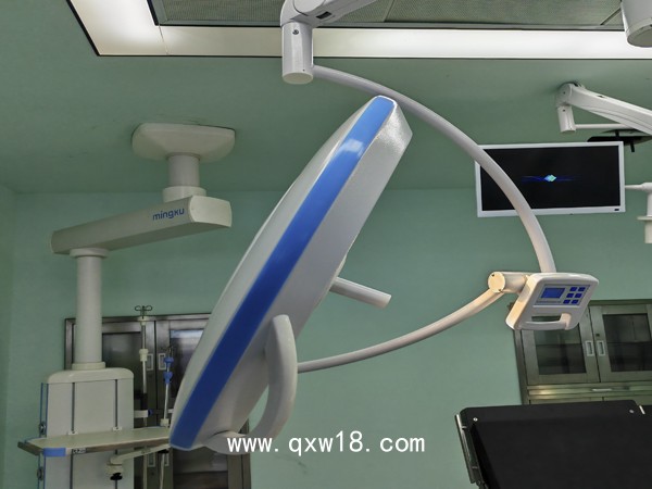 雙頭LED手術(shù)無(wú)影燈 醫(yī)用吊式多光源手術(shù)燈 整形口腔醫(yī)用花瓣燈