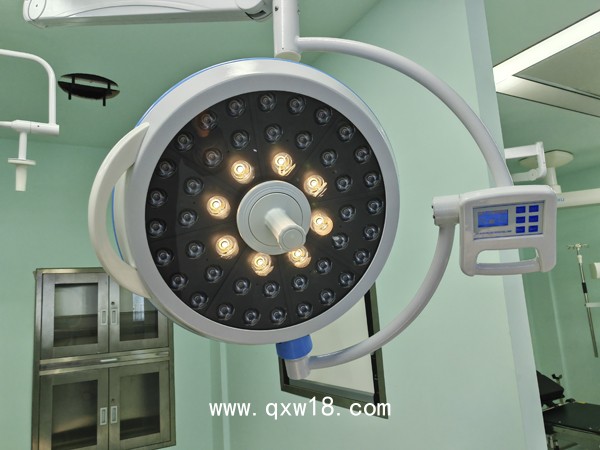 手術(shù)室無(wú)影燈醫(yī)用三甲院LED檢查燈婦科口腔骨科美容整形寵物移動(dòng)